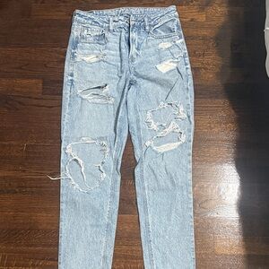 American eagle ripped jeans barely worn in great condition!